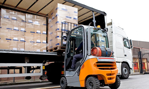 Ein- und Auslagerung von Waren